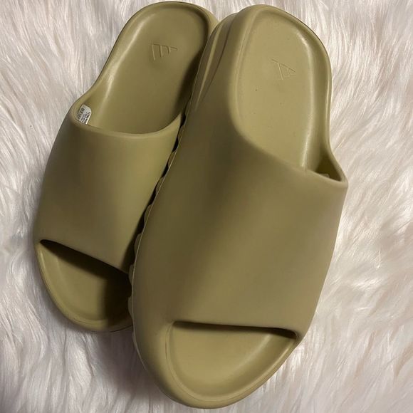 Sandals_&_Flip_Flops